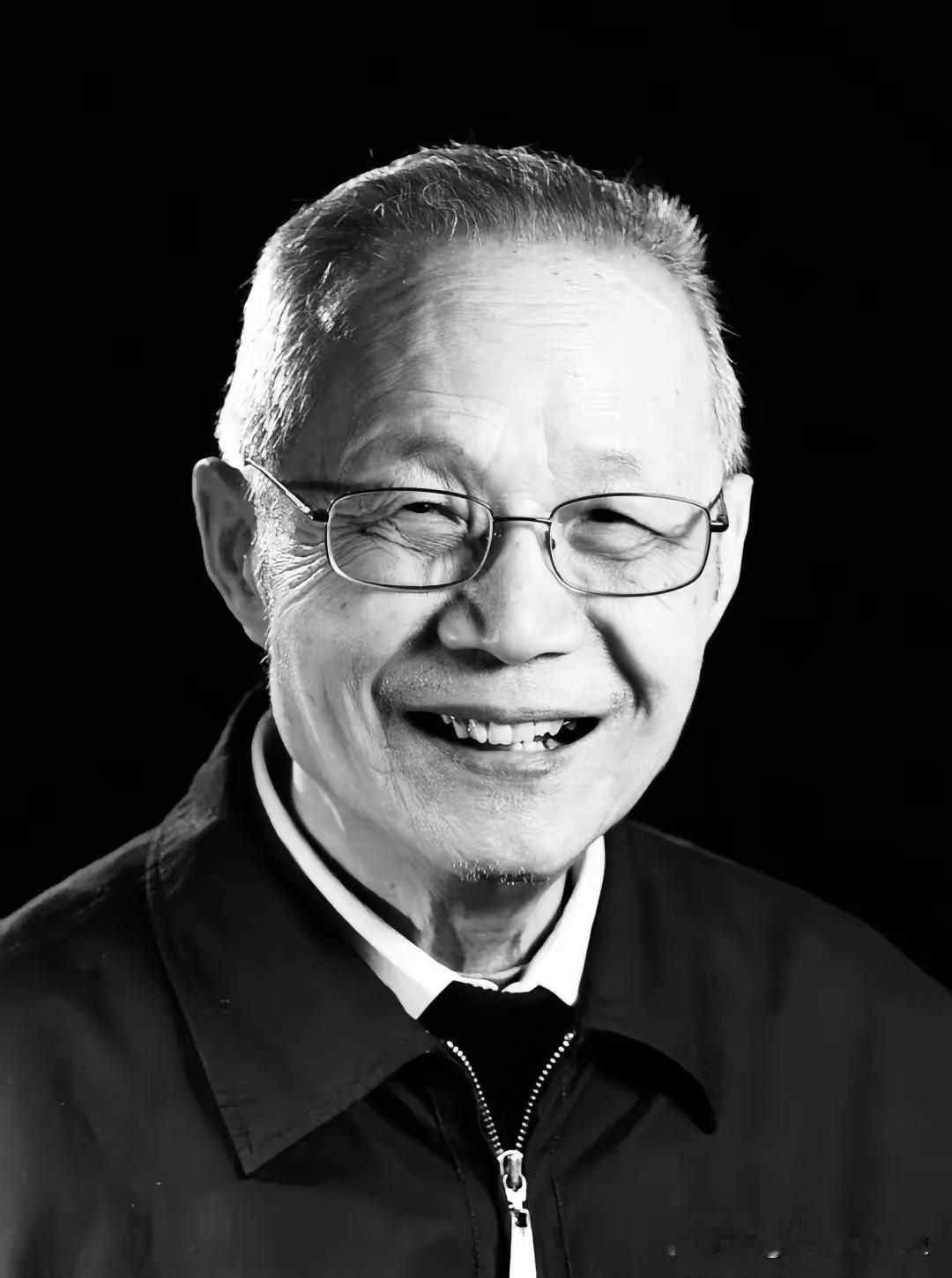 “永不坐飞机”的他，瞒妻三次飞上抖振战机

家族禁飞令，他亲口应下。48岁那年，