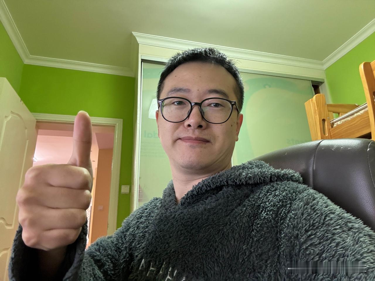 12月21日报道，前几天和几个医生朋友吃饭，听说了一个比较炸裂的事情，真的是震碎