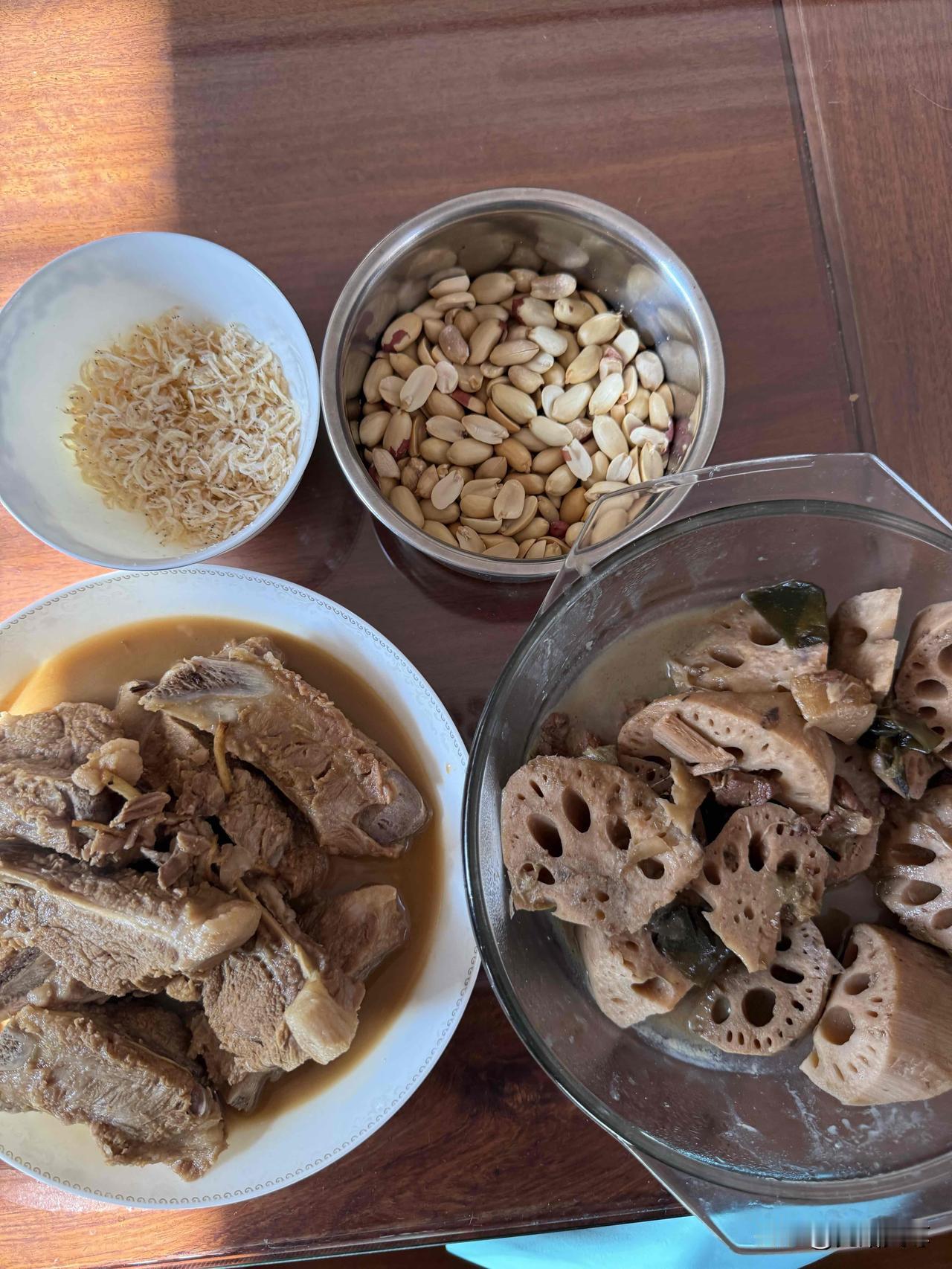 冬日生活打卡季我昨天从青岛中山路坐了两站地铁就到家了已经12点多了，夫人把翅排放