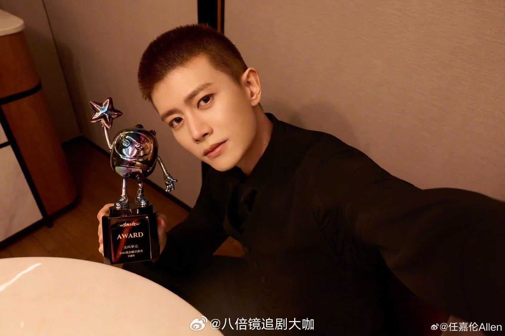 正剧赛道也成了任嘉伦的统治区哦哟，不愧是任嘉伦啊，就是说没想到任嘉伦的《风与潮》