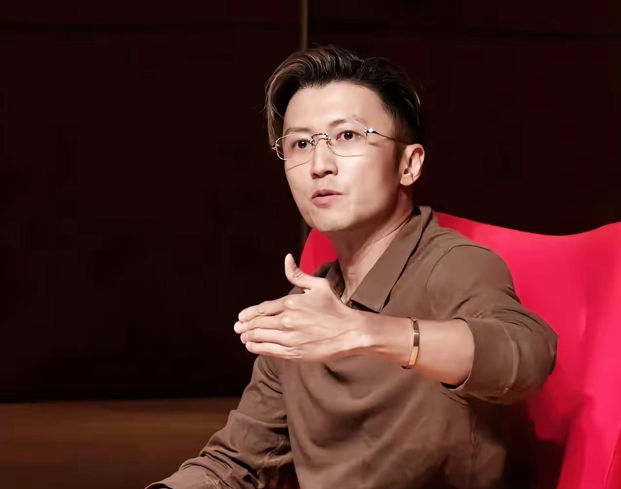 王菲谢霆锋，冲上热搜！
 
4月3日深夜，王菲和谢霆锋，突然双双冲上热搜，没想到