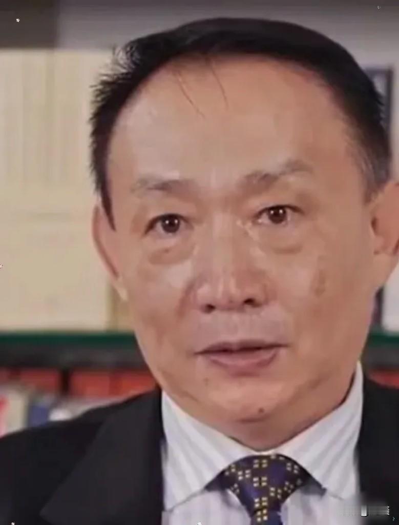 巴基斯坦花50亿美元买8艘潜艇，首艇叫“汉果尔”。
这名字不是随便起的。1971