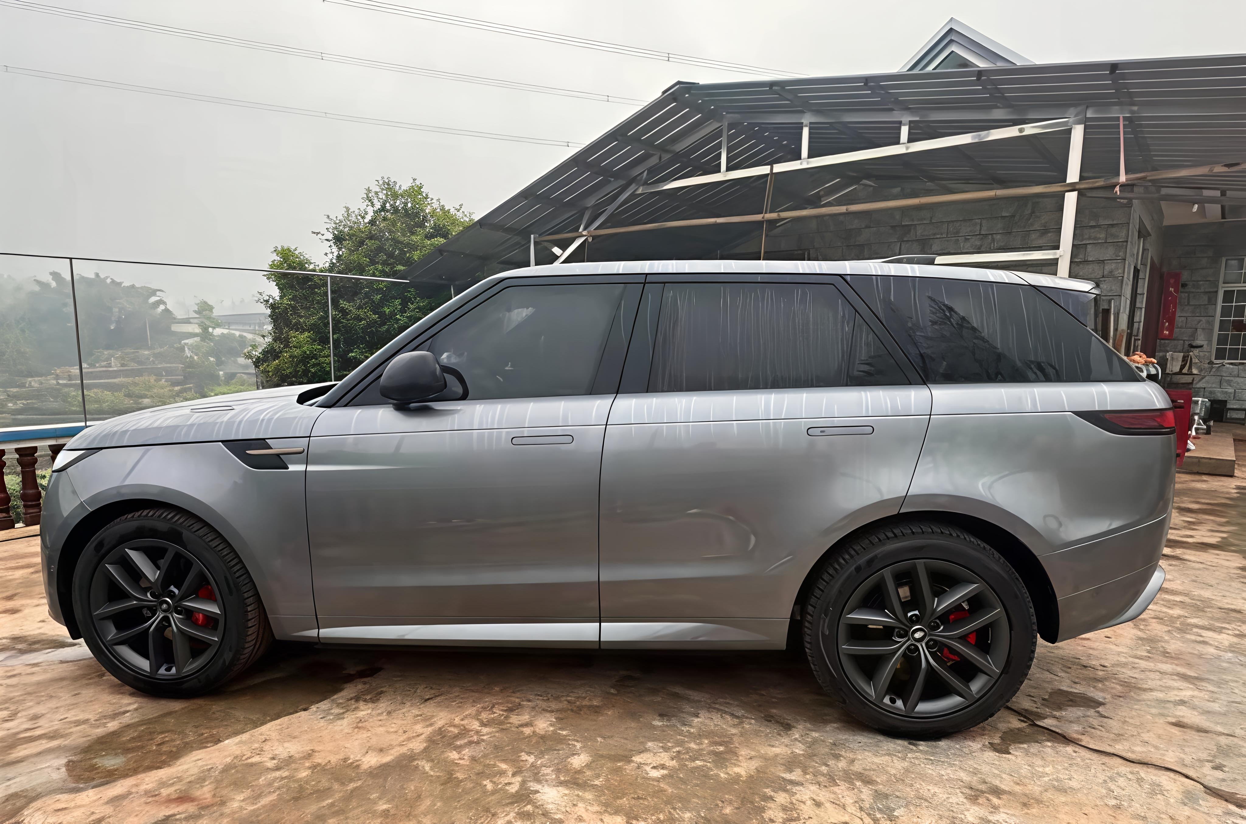 男子开路虎加油500元后逃单都开上路虎了居然还加油跑路，这让人有点厌恶啊，太小气