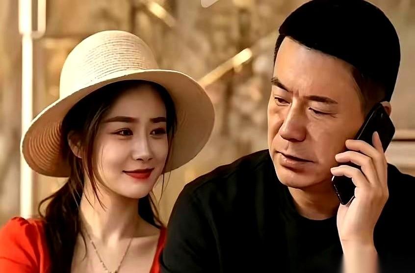 曹家姐妹的故事，本以为该翻篇了。没想到，互联网的记忆，比谁都狠。
一记猛料砸下来