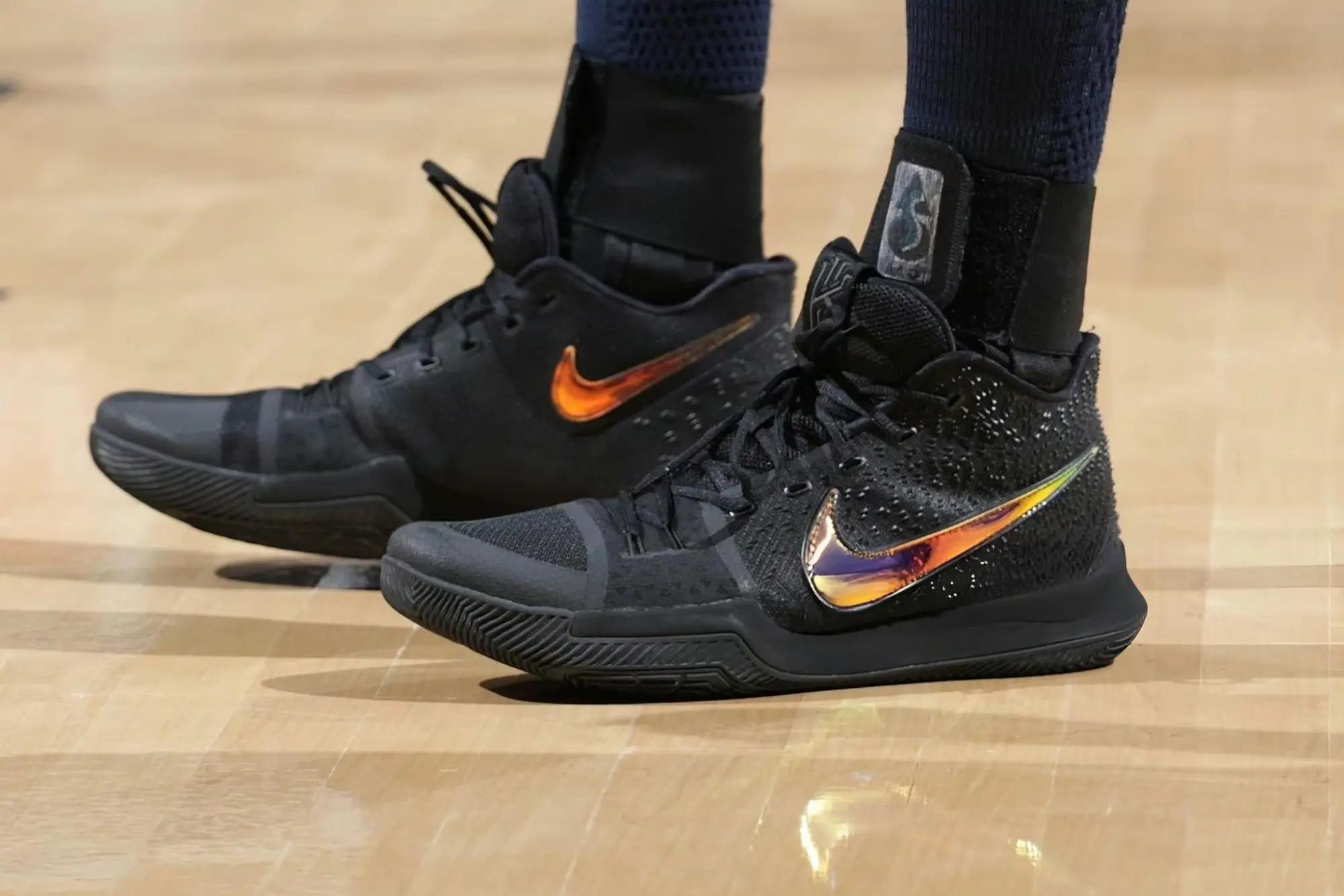 今天阿伦终于换鞋了！看来是黑白配色真的买不到了克利夫兰骑士骑士nba