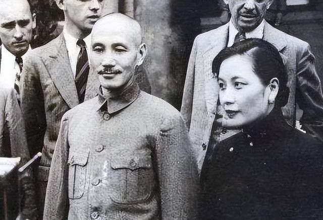 1947年，蒋介石来到延安，问一过路农民：你可见过毛泽东？谁想到，老农民的一番话