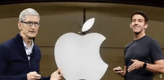 苹果更换CEO原因首次曝光4月21日苹果宣布，库克9月1日转任执行董事长，约翰·