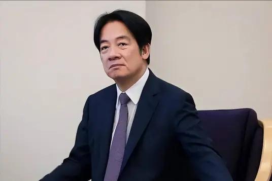 赖清德心虚的要死，他害怕自己众叛亲离，害怕台军不为他卖命，于是选择“重刑”相逼：