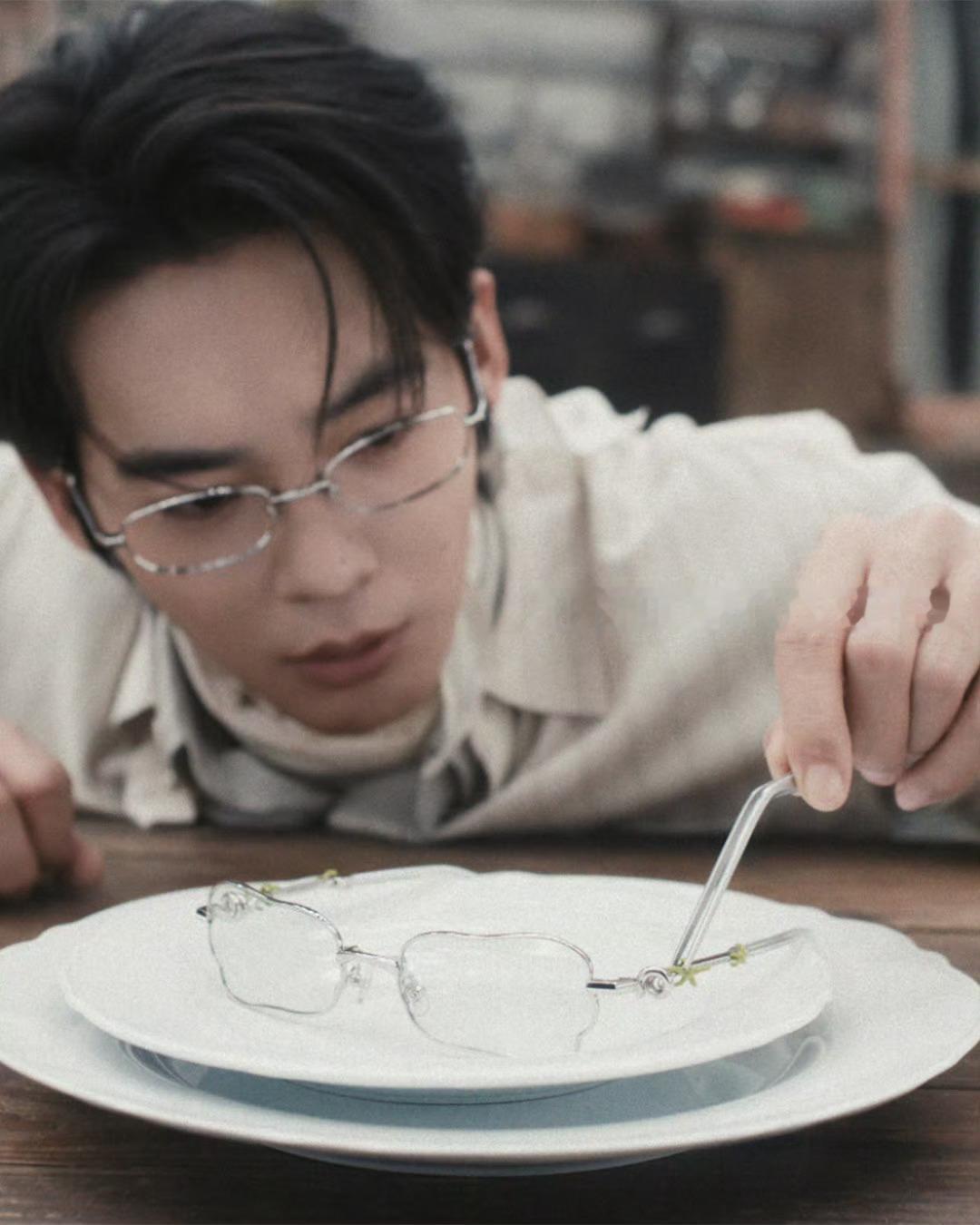 于适 in GENTLE MONSTER 🍅🥦👓 带着全新Veggie系列
