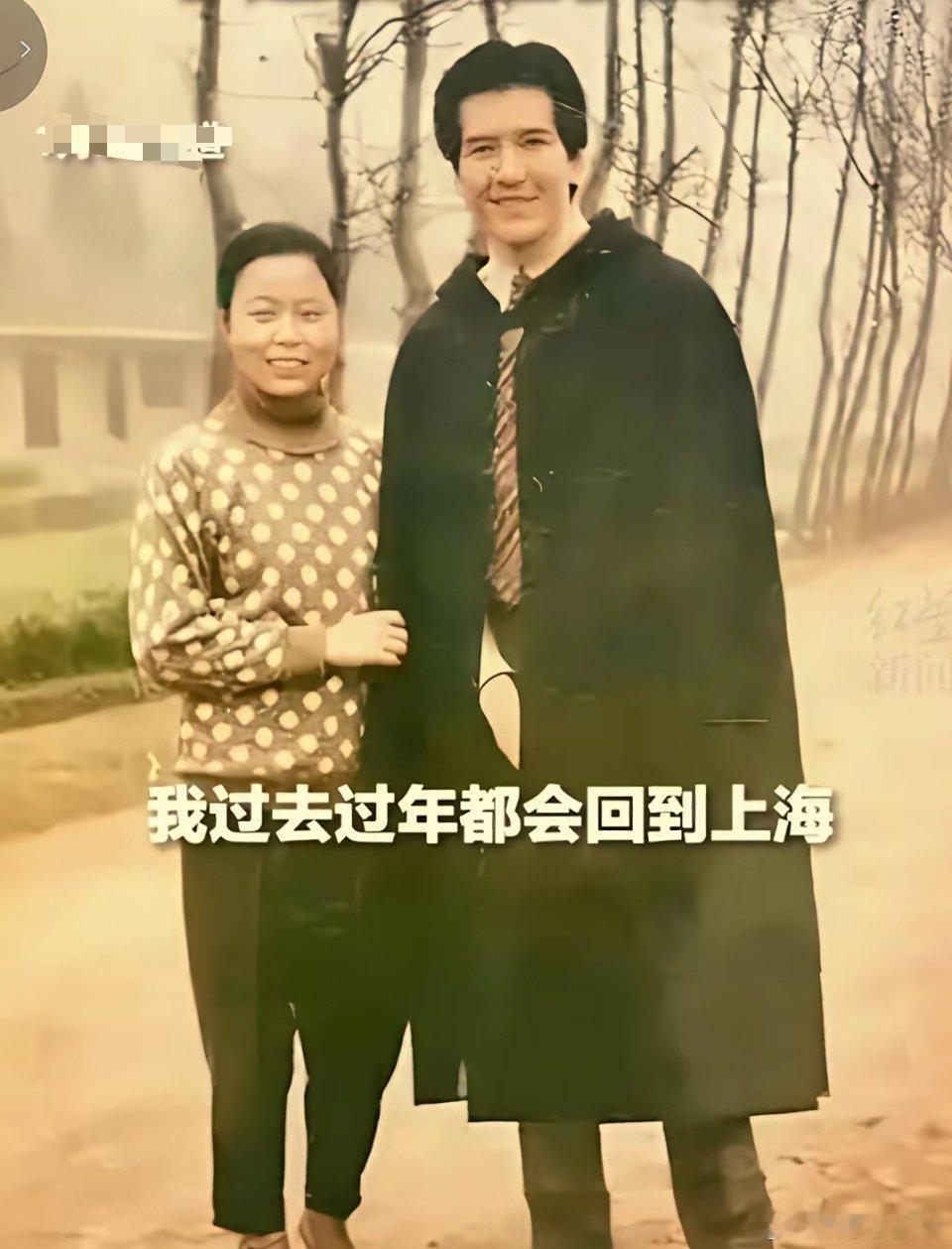 “我家里没人了。”当费翔哽咽着说出这句话的时候，我才体会到一个60多岁的老年人失