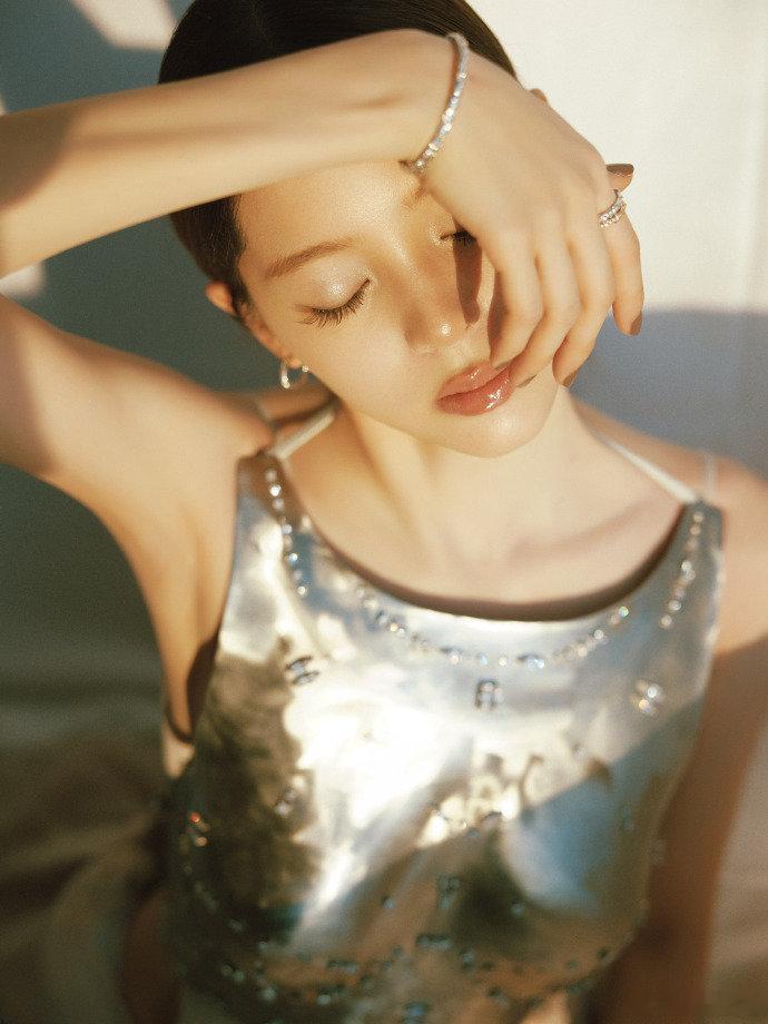 欧阳娜娜高空秋千唱遗憾是欧阳娜娜高空秋千音乐缘计划 2 年度盛典杀疯了！欧阳娜娜