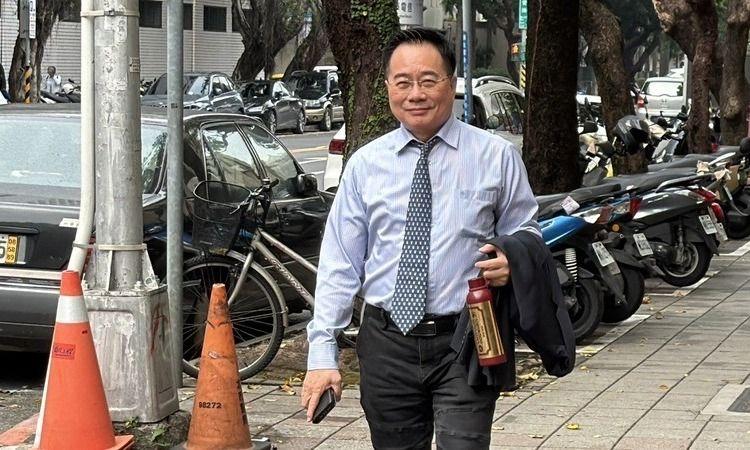 蔡正元即将入监服刑

台前立委蔡正元博士因涉入“三中案”被控业务侵占案件，历经多
