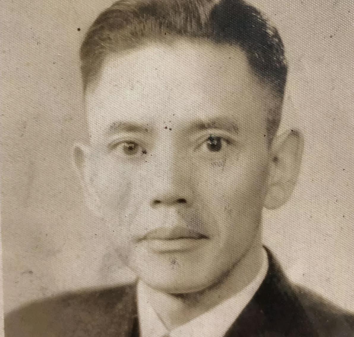 1948，毛人凤派特务沈醉去暗杀自己的姐夫余乐醒，沈醉到达时，毫不知情的余乐醒正