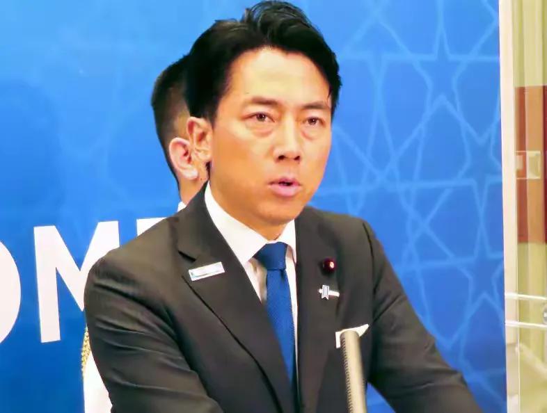 不习惯，日本持续喊话中国！

就在昨天，日本自家媒体发了篇报道，说防卫相小泉进次