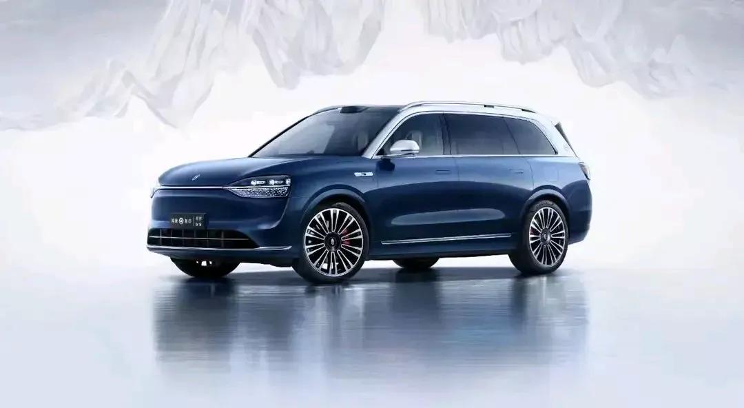 赛力斯和华为合作以来，今年前三季度，问界M5、M7、M9三款车型总销量达到了28