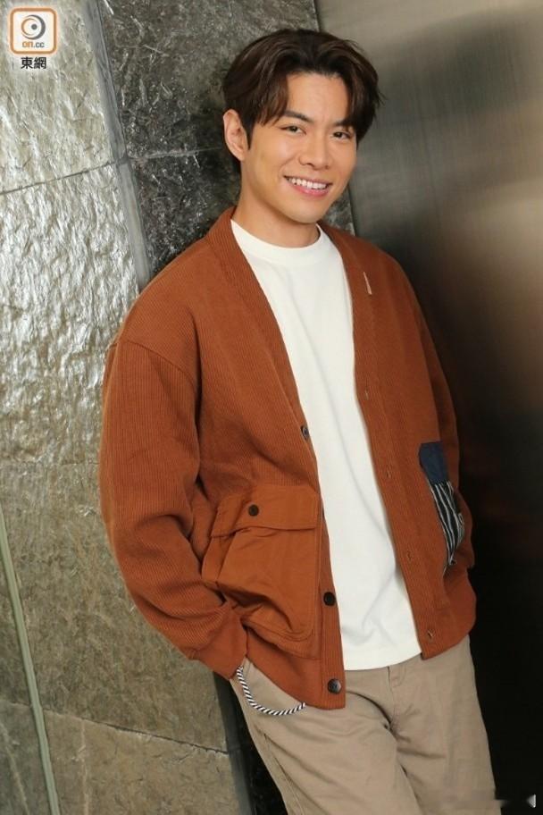 羅天宇學唱歌伺機出擊　蒙面出戰《中年4》.無綫歌唱真人騷《中年好聲音4》增設TV