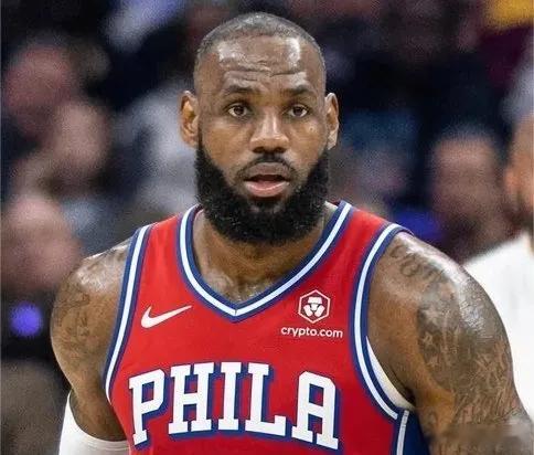 Sidery：詹姆斯76人球衣成为今夏NBA线上销量最高的球衣！美记Evan S