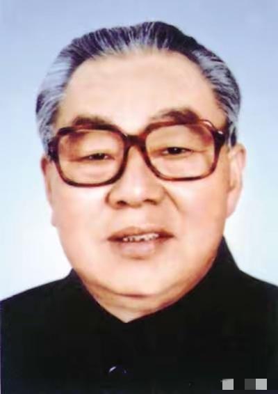 读完岳岐峰老书记的事迹，我满是敬佩！核心抓住他“不唯上只唯实”的实干底色，结合他