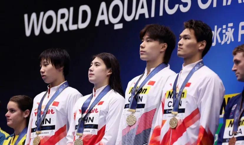 外网已经选择不报道中国队夺冠新闻
每次其他国家夺冠	就是争相报道	
一到中国队夺