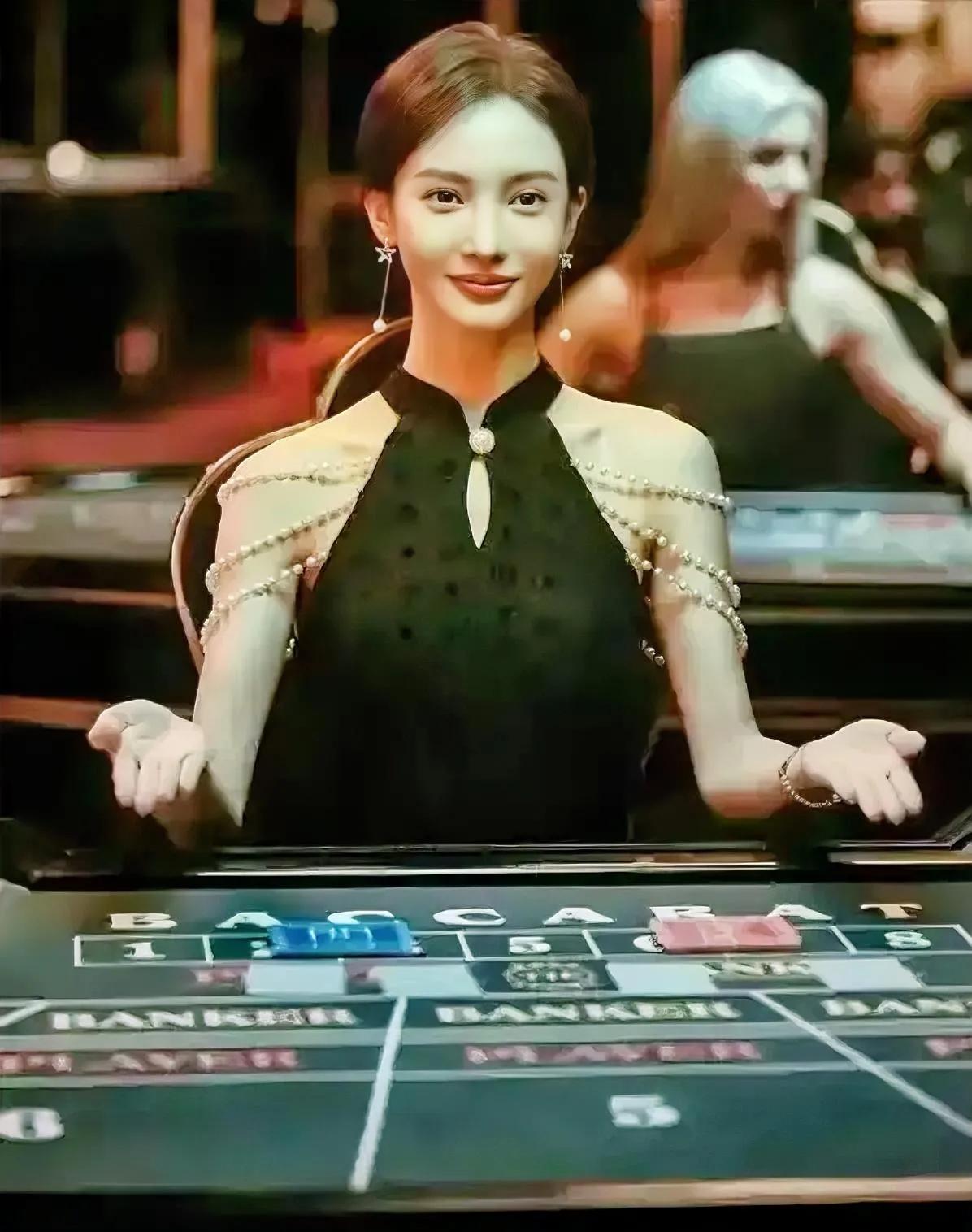  
反诈电影《孤注一掷》自上映以来在票房和口碑上都取得了不错的成绩。该片取材于全