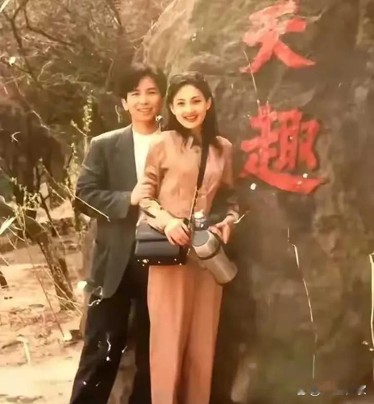 照片里这位女士已经成为了大明星，知道是谁？ 