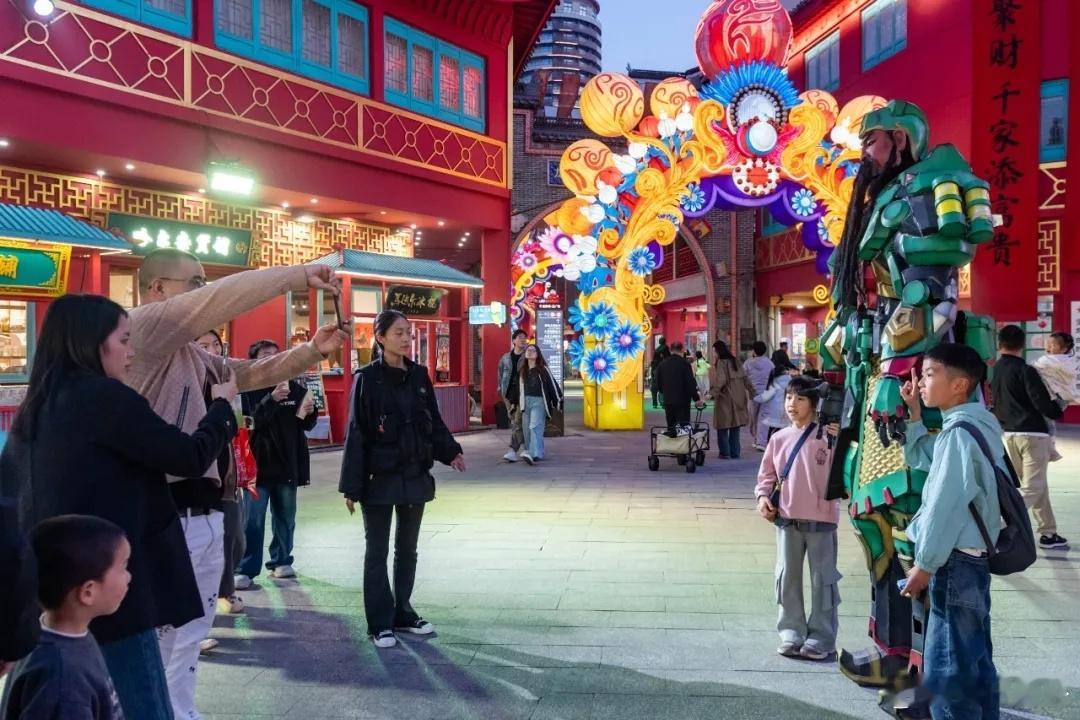 浙江一地五一首日文旅同比大涨30% 这个假期，太湖龙之梦不仅有流光溢彩的《千秋美