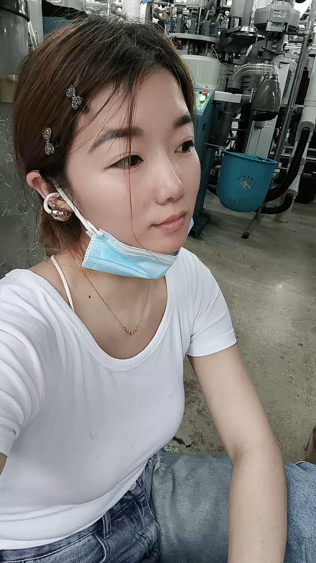偶尔，留点时间，在自己喜欢的状态里，放下身心疲惫的心情，倾听着那伤感的音乐