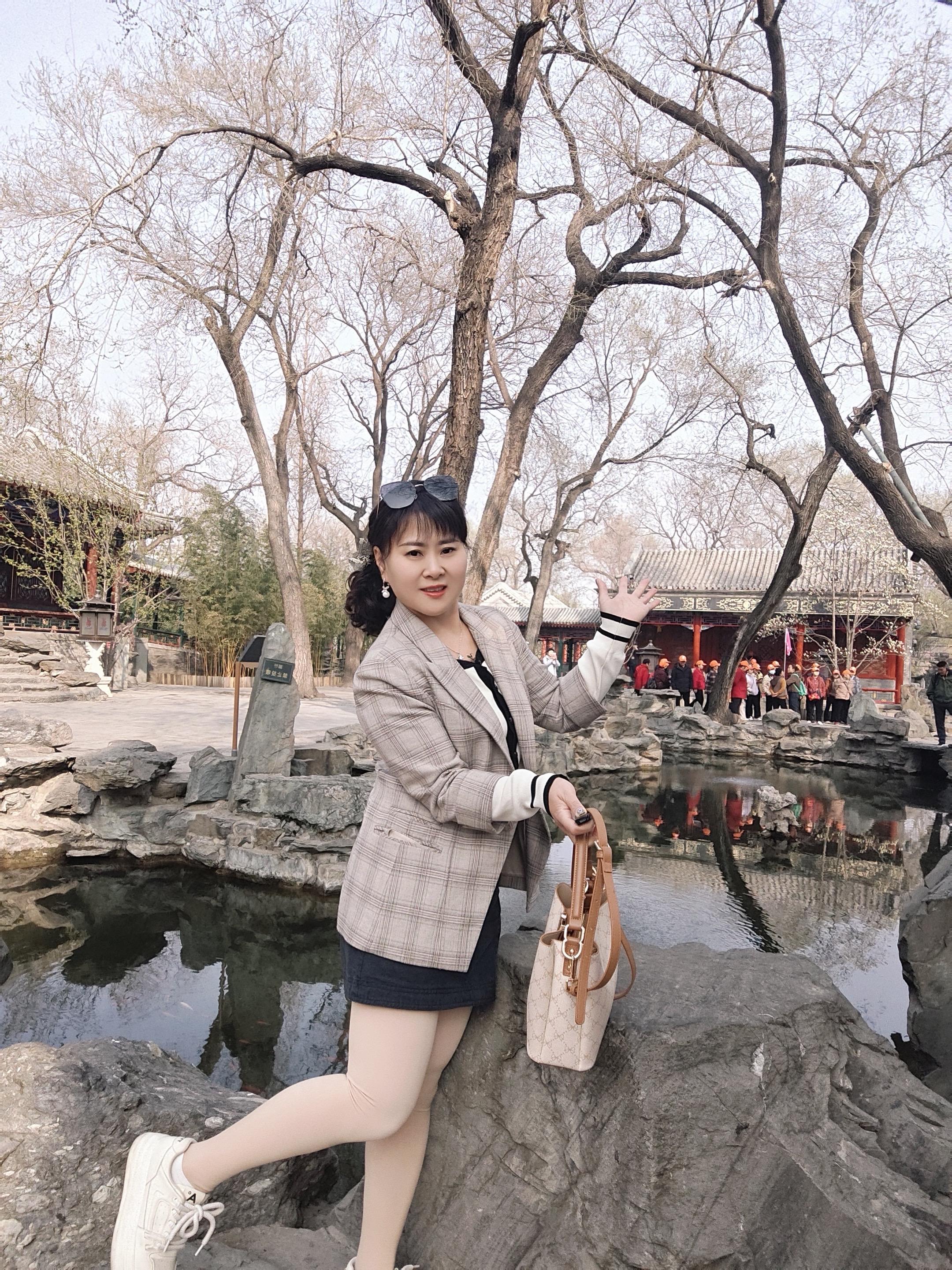 谁来爱我我就爱谁，不爱我的我就放弃