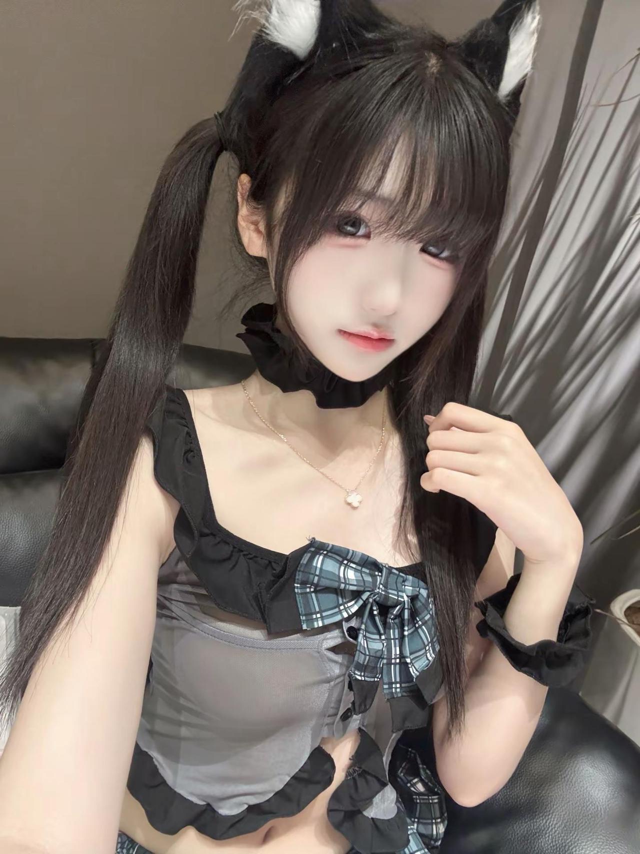 漂亮的脸蛋太多 我只想当老公最爱的小女孩