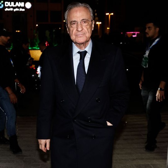 皇家马德里开始对球队在面对强队和强劲对手时的表现水平感到担忧。他们心存疑虑。皇马