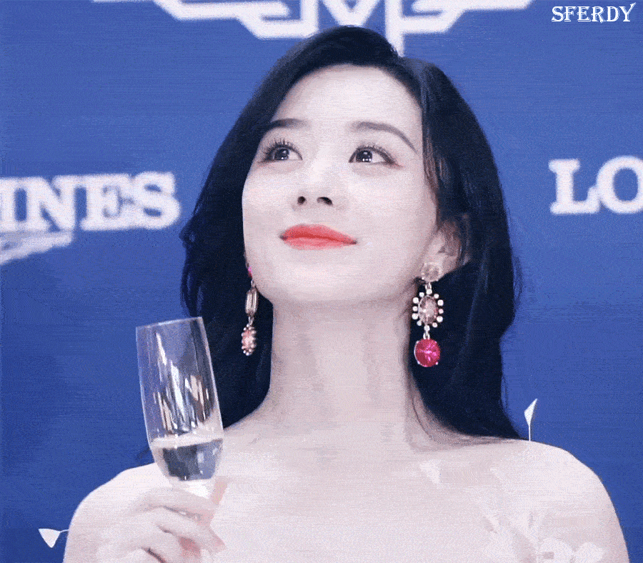 赵丽颖什么时候再有这种线下活动[送花花] ​​​