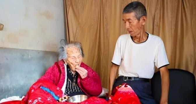 “中国长寿之母”今年元旦离世，1902年出生的林蛇母，共有100多名儿孙，可让人