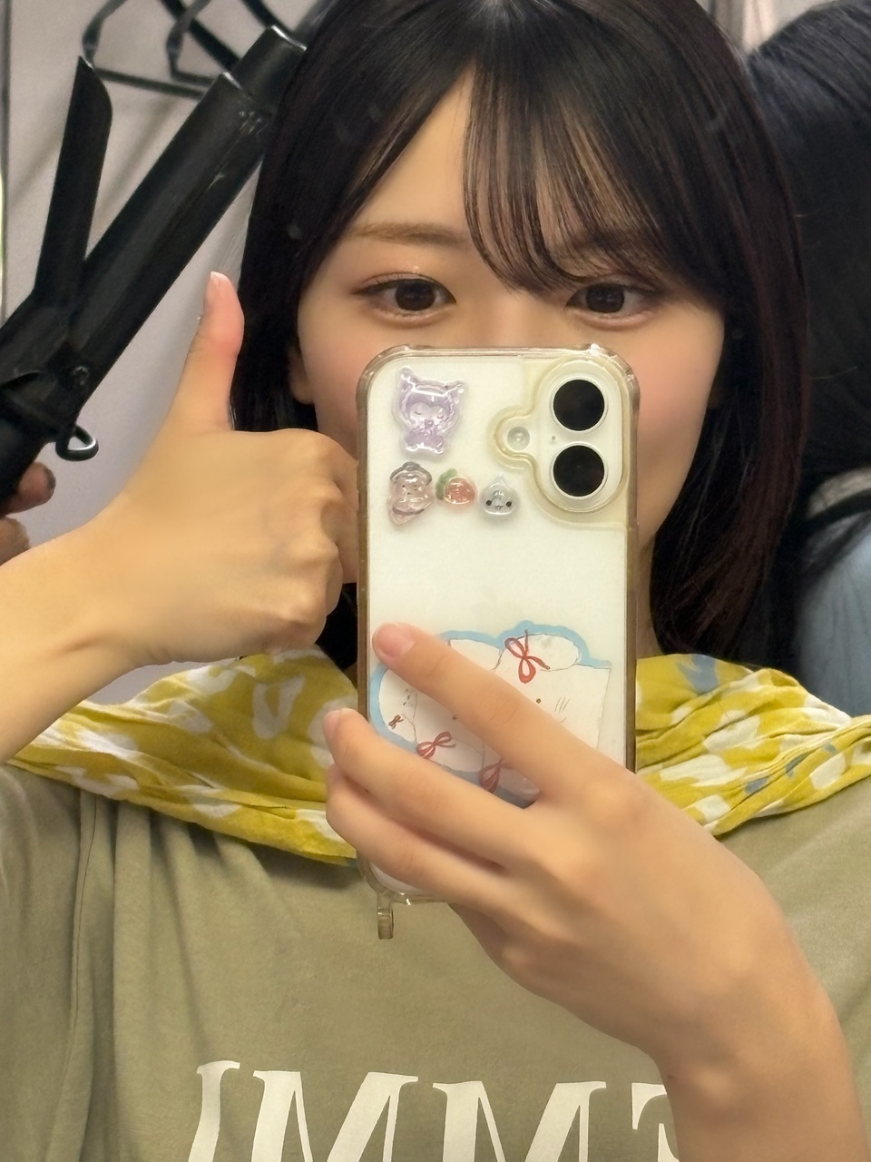 ひな「お知らせです🇩🇰明日20時頃から2nd写真集の発売記念生配信をYouT