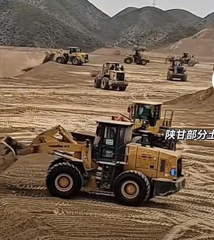 黄土高坡千沟万壑，要实现高坡变平原，亿亩粮田保饭碗，愿景的确超前。但是如此巨大的