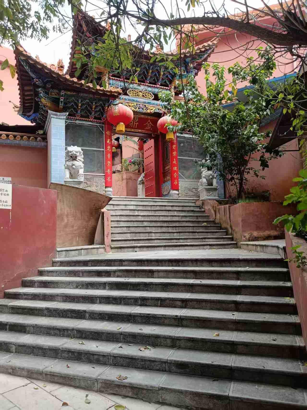 希望我能暴富[祈祷]
带定位晒今日生活
我的今日状态：💰期待暴富
我这里的天气