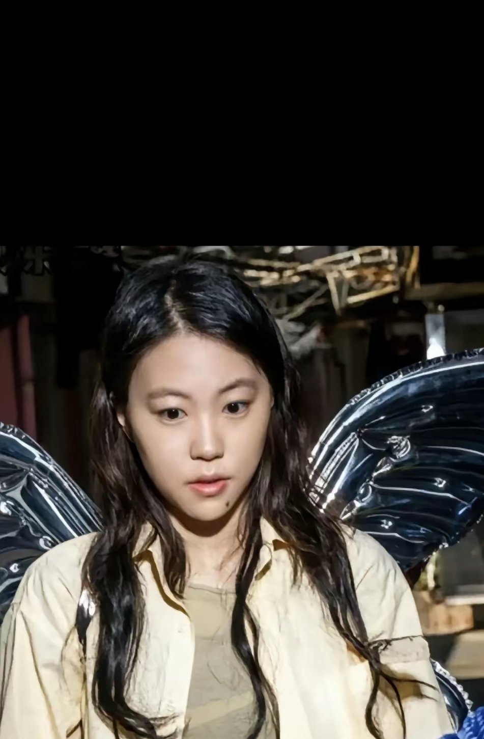 天哪！这真是王菲女儿吗？想不到平时“假小子”打扮的她，认真收拾一下，还挺美 