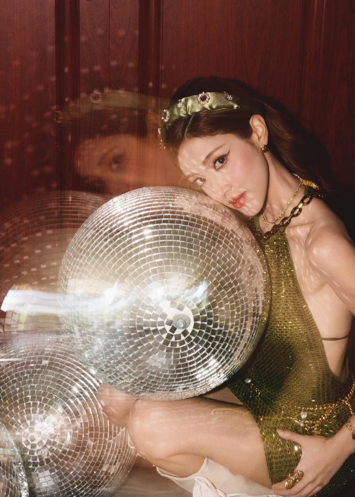 白天化身甜美可人的 Barbie Girl，夜晚秒变魅力四射的 Party Qu