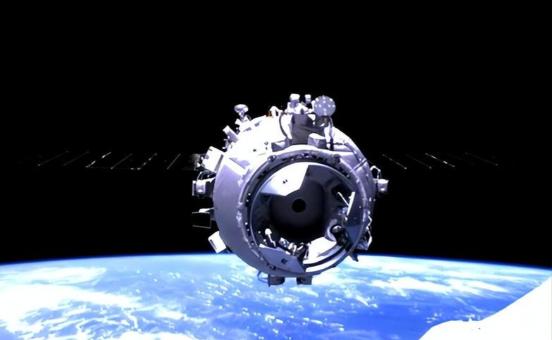 为什么大家都不提中国空间站了？没脸提？这个说法本身就值得质疑。100吨对420吨