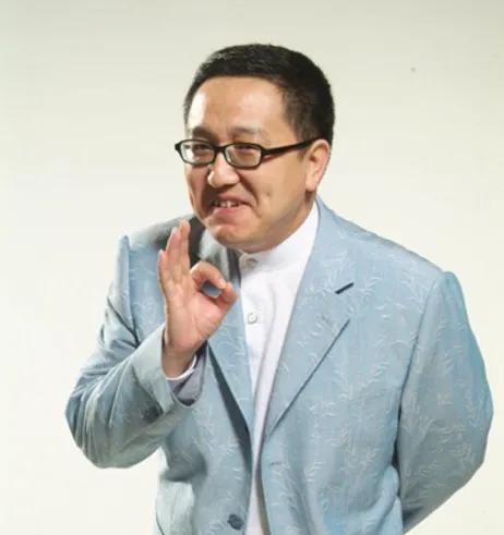 当年，丫蛋把大11岁的句号带回家，母亲问她：“他是个二婚头，还比你大那么多，你图