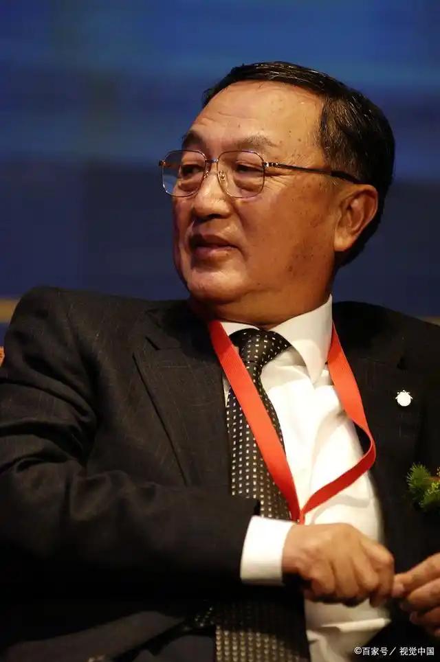 柳传志拿几亿退休金，他到底做了什么？普通人累死累活，凭啥差这么多？

今天不谈情