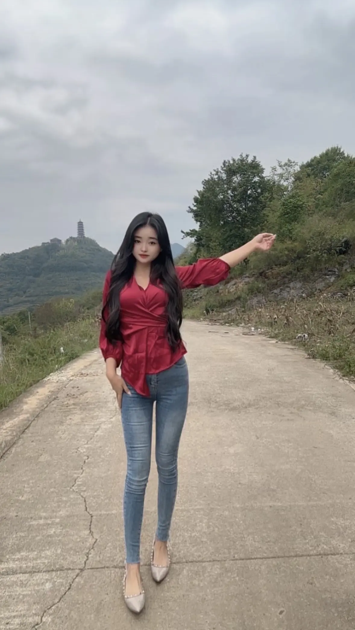 如果你真的想一辈子，就请你把乱七八糟的关系清理一下，别让我吃醋，我没兴...