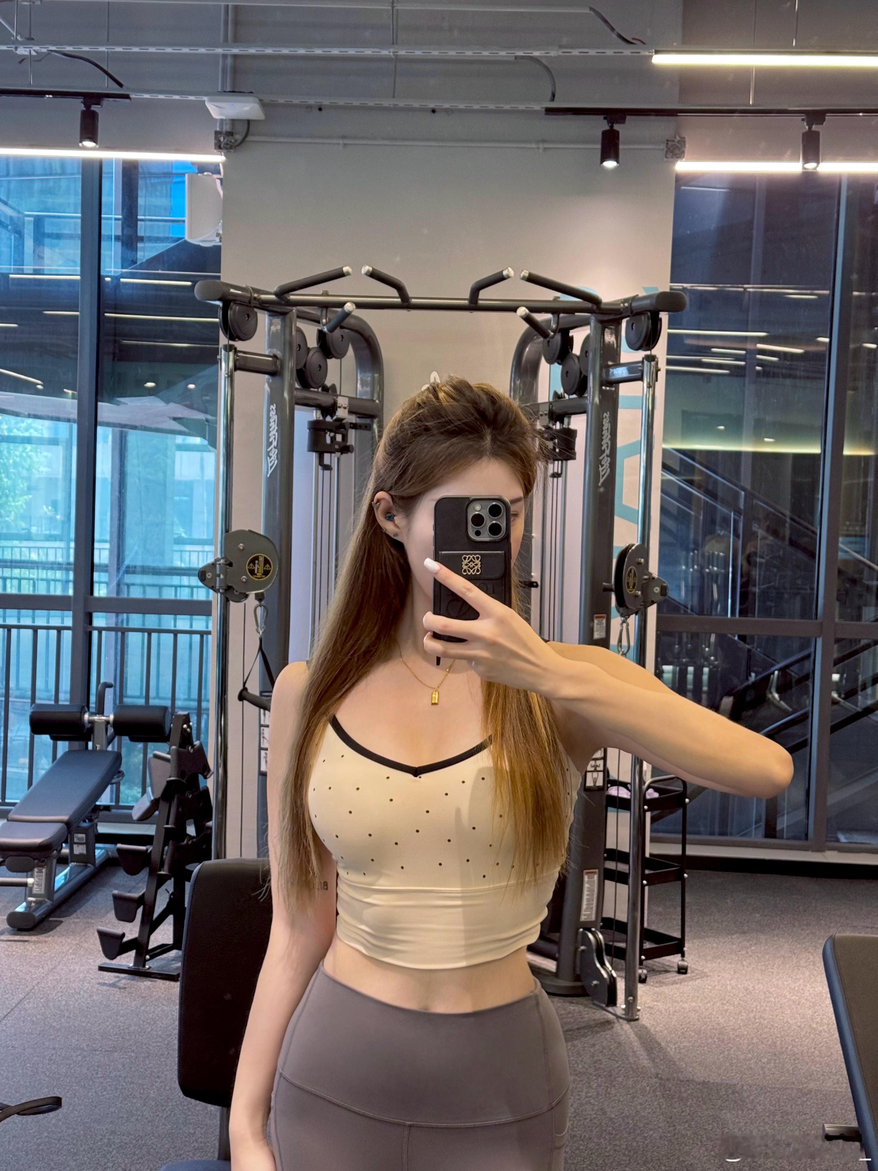 姐妹健身局🏋🏻#三胞胎碧星梦##健身‎# ​​​