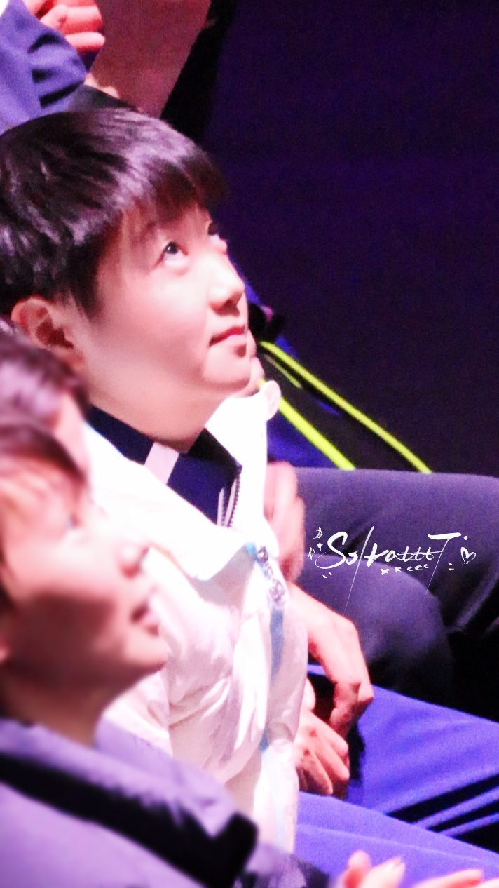 爱你亮晶晶的眼睛 