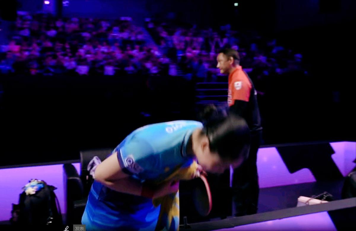 张本美和4-2大胜
父亲为何黑脸？
张本美和4-2赢了王艺迪，这球赢得挺硬气，可