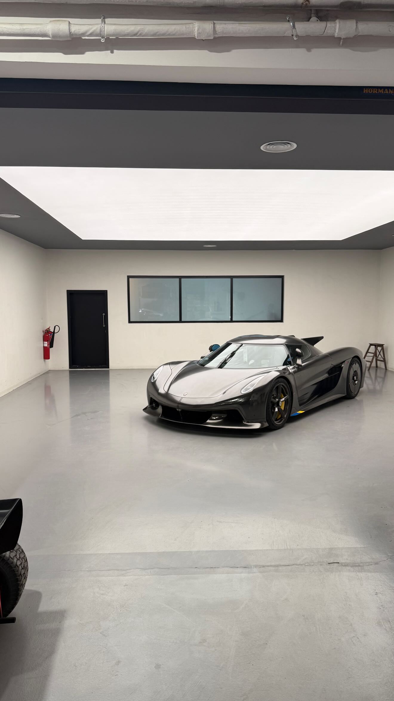 一台KNC规格美规Koenigsegg Jesko Absolute交付中东