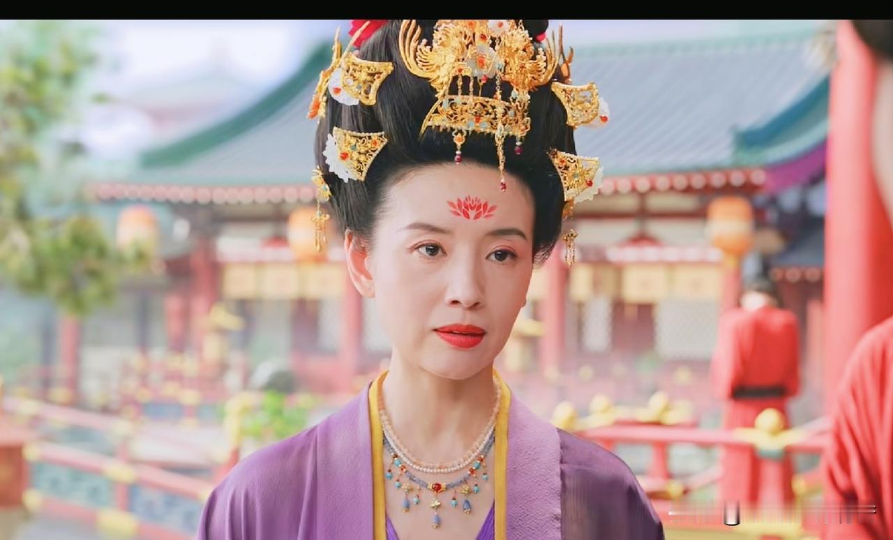 电视剧《莫离》最新剧情中，不仅秦苍（杨泽饰）没有想到，就连太后郭妗（董洁饰）和太
