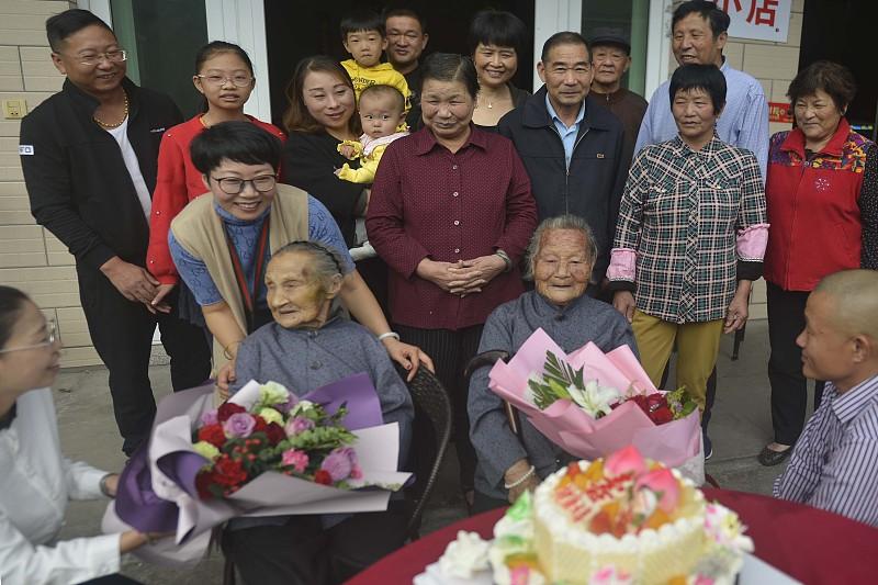 婆婆办大寿,要儿媳出钱吗? 婆婆办大寿，儿媳出不出钱还真得具体情况具体分析。要是