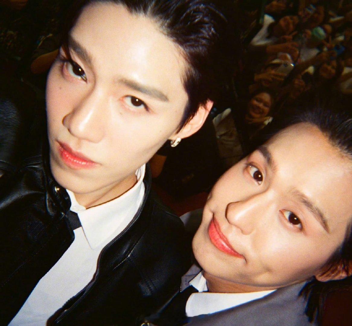 喵娲娲给BKPP送和叶花花玩偶 跨越山海的小美好，喵娲娲带着顶流花叶玩偶奔赴，送