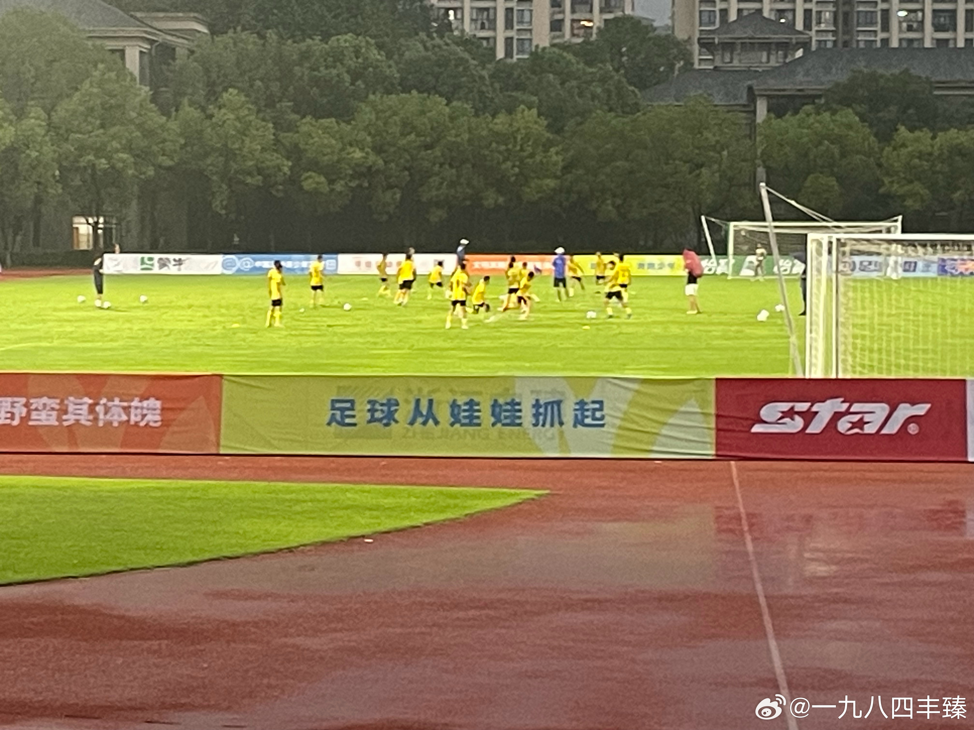 明天看一场中青赛U13决赛次回合，浙江VS恒大足校。首回合恒大足校2比1浙江。足