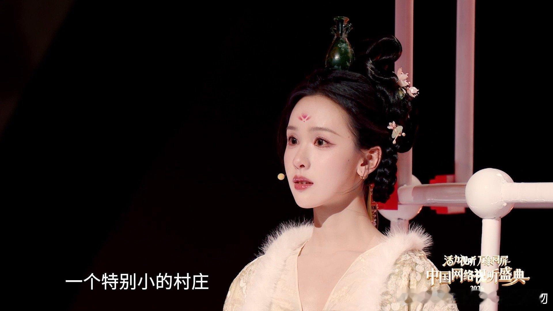 倪萍讲述时陈都灵眼里有泪光 老艺术家的醇厚讲述直击心底，青年演员的共情泪光动人心